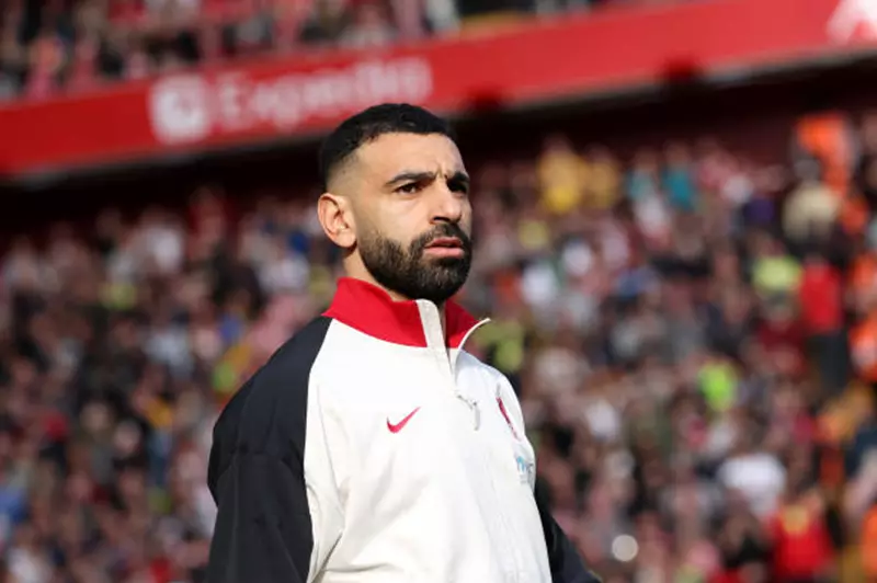 لاعب ليفربول: محمد صلاح قدوتي في الحياة، أحتر...