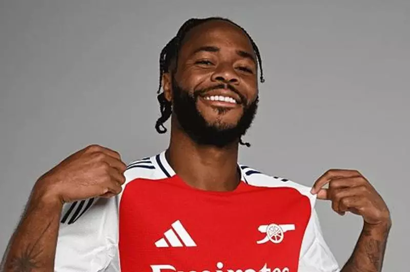 نابولي يرغب في ضم رحيم سترلينج