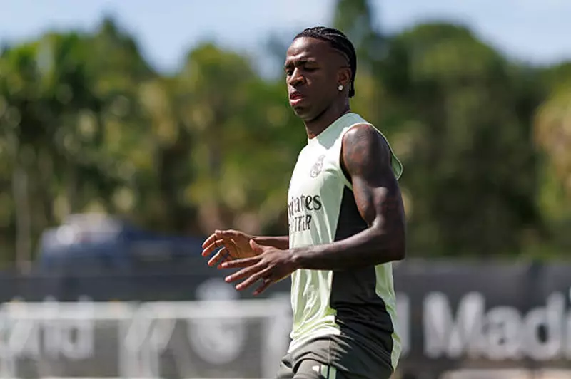 المدير الرياضي لاتحاد جدة: فينيسيوس قد ينضم إ...