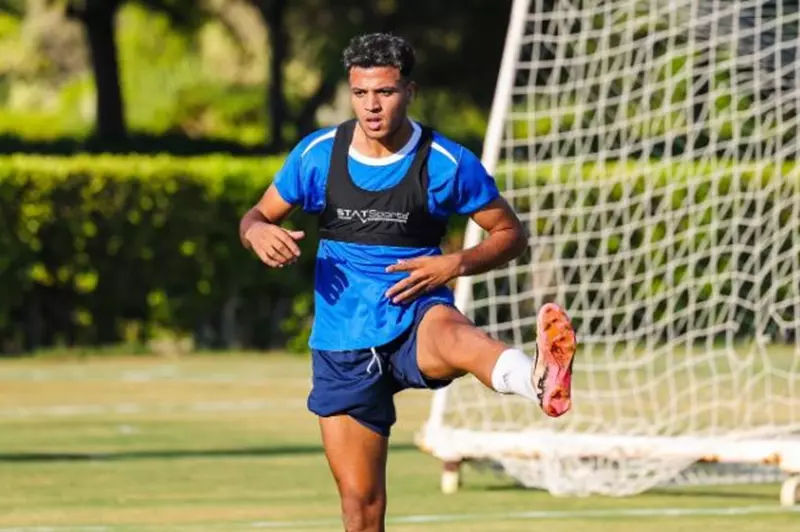 أحمد ربيع يغادر البنك الأهلي ويانضم للزمالك.