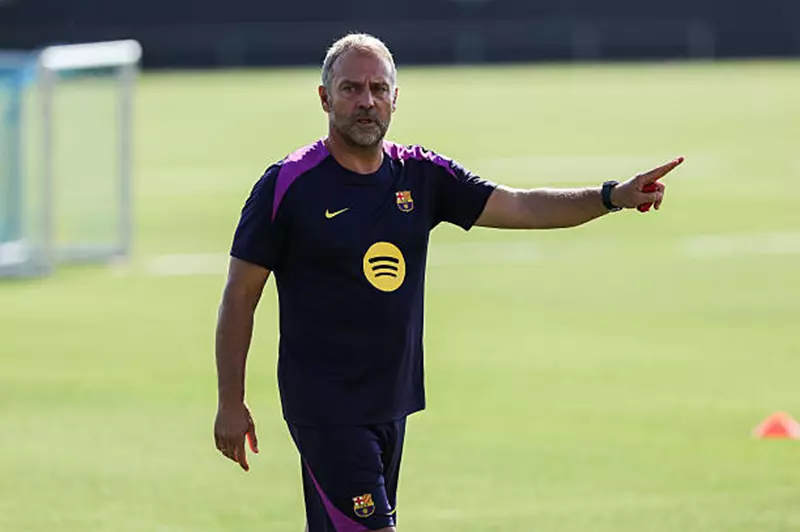 فليك غير راض عن بداية برشلونة في آسيا يلوم لا...