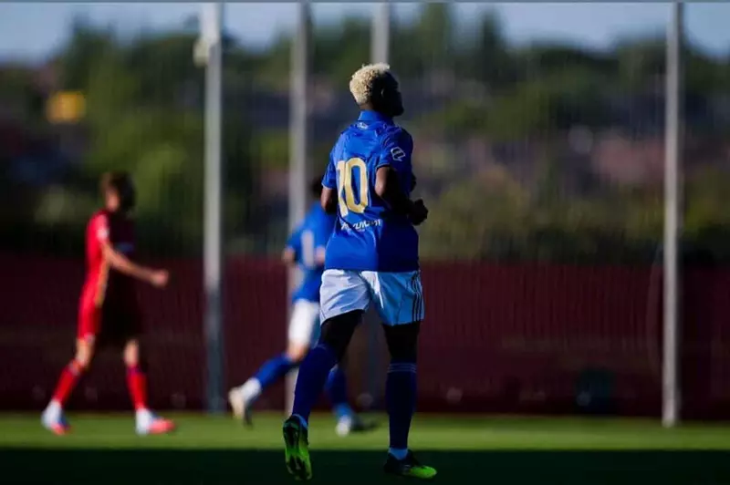 ريال أوفييدو الإسباني يعين هيثم حسن حاملاً لل...