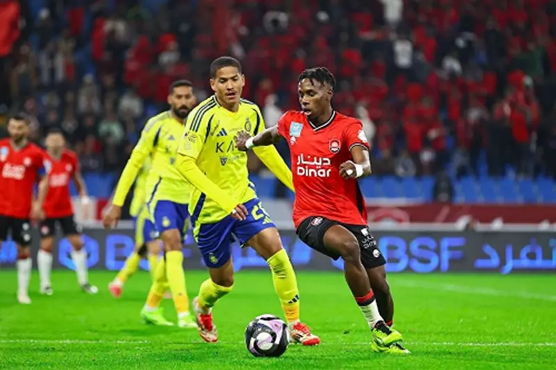 هل سينتقل زكريا هوساوي إلى نادي النصر خلال فت...