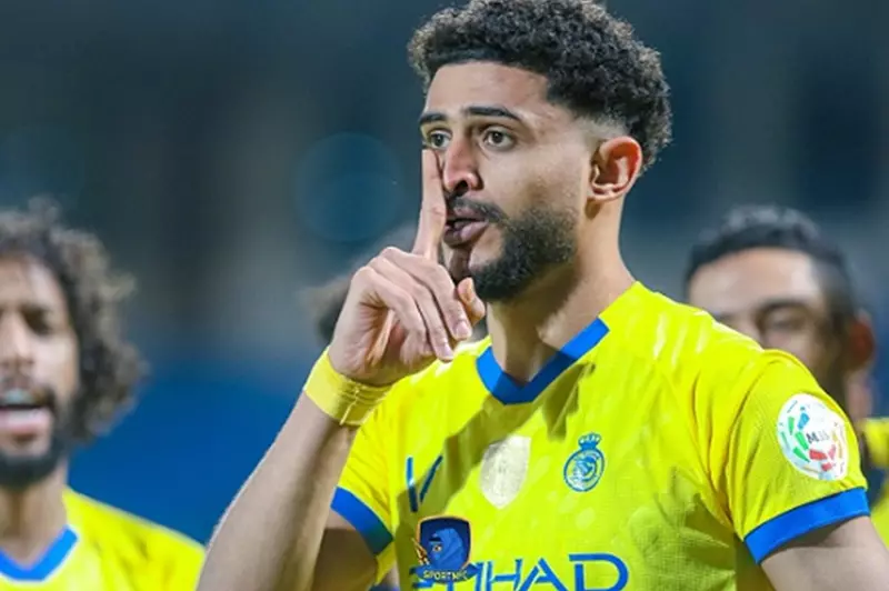 النصر يحدد قيمة انتقال عبد الإله العمري
