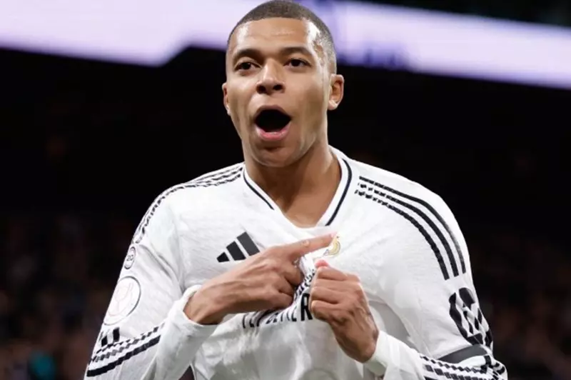 ريال مدريد يعلن حصول مبابي على القميص رقم 10...