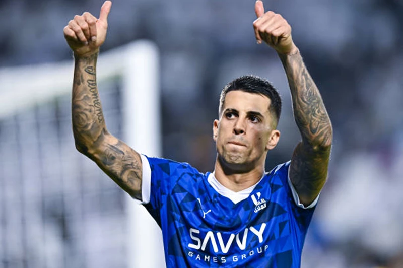 وكلاء كانسيلو يبحثون عن عرض للاعبهم من نادي ف...