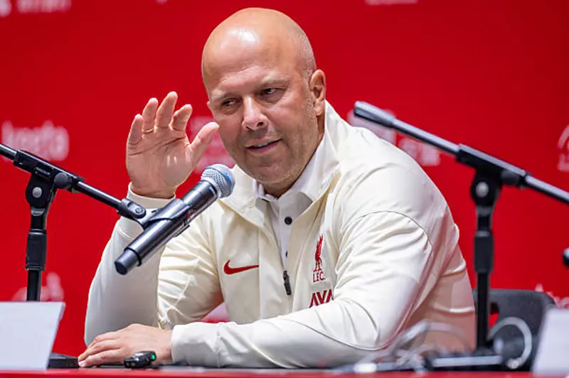 آرني سلوت يُحَدث عن جولة ليفربول التحضيرية وا...