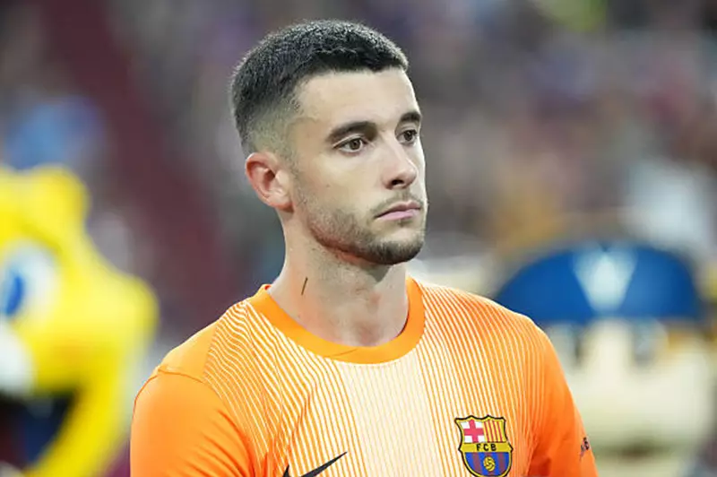 لابورتا: توقيع خوان جارسيا ليس مرتبطاً بغياب...