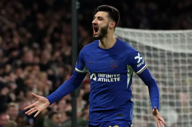 مهاجم تشيلسي يقترب من الانضمام إلى بيرنلي