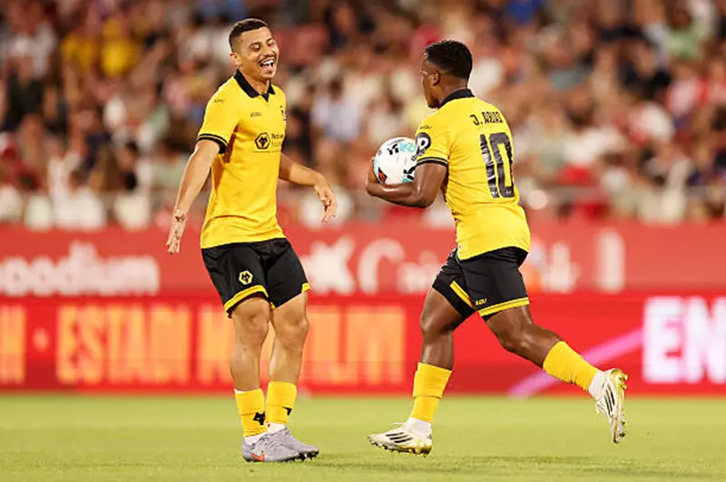 حقق النجم الشاب أرياس حلمه باللعب مع وولفرهامبتون في ظهوره الأول