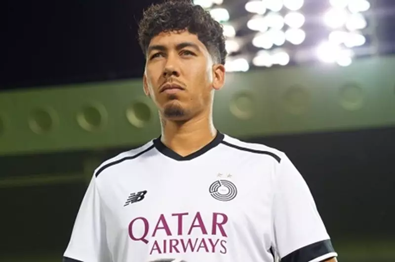 اللاعب فيرمينو يعبّر عن سعادته بالانضمام إلى...