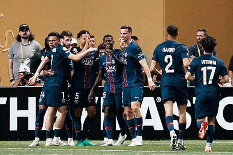 صيف حار في باريس Saints-جيرمان مع إمكانية رحي...