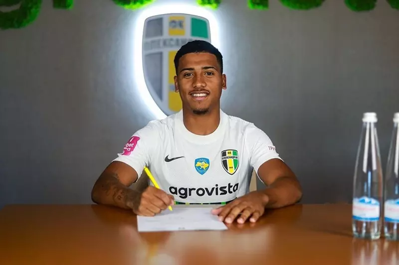 أوليكساندريا الأوكراني يكشف قيمة انتقال اللاعب البرازيلي خوان ألفينا إلى نادي الزمالك.
