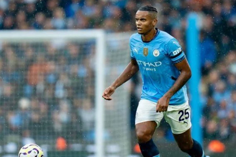 كريستال بالاس يعرض صفقة لضم المدافع أكانجي من...