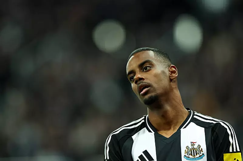 هل سيواصل إيزاك سعيه للانضمام إلى ليفربول بعد...