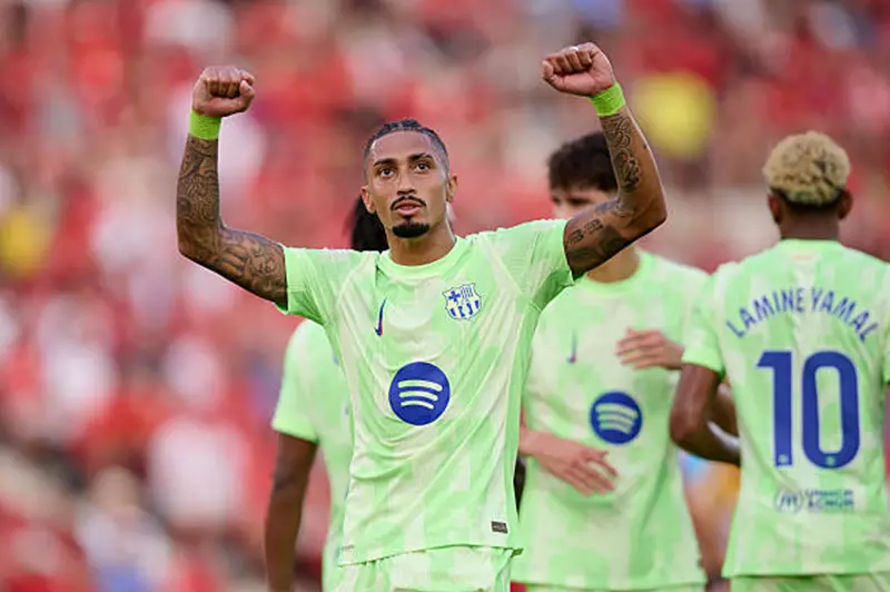 رياضة: برشلونة يسرّع عودة رافينيا قبل مباراة...