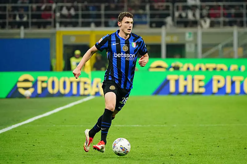 مصادر: بافارد يعتزم الانتقال إلى نادي ليل الف...