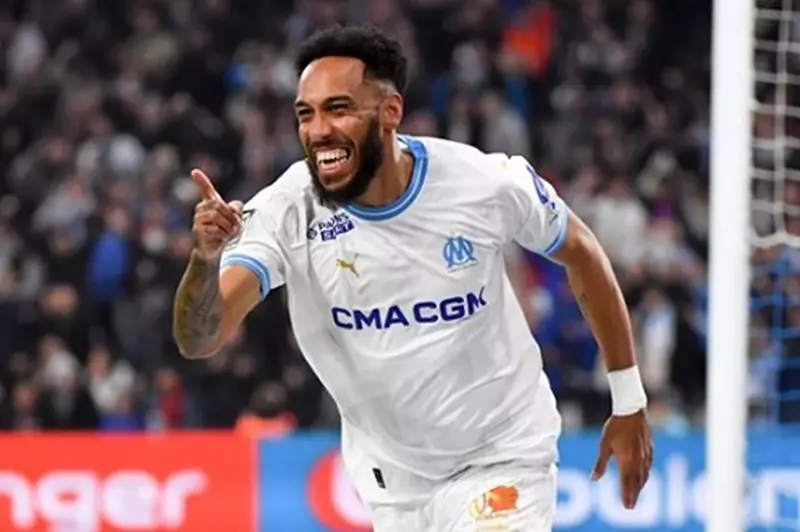 مارسيليا على مشارف إرجاع أوباميانج من خلال صف...